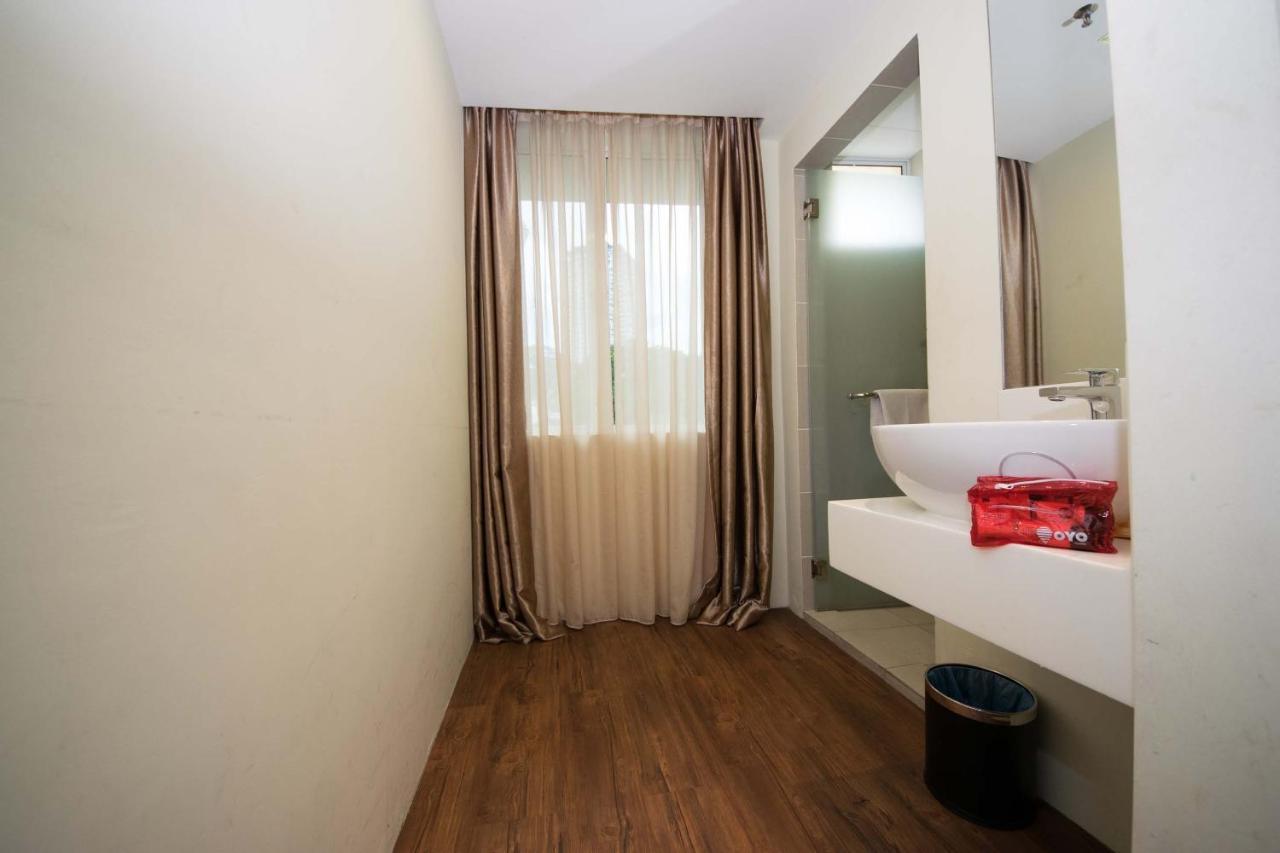 Oyo 114 Sandpiper Hotel Kuala Lumpur Luaran gambar